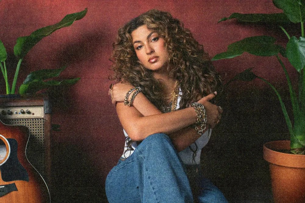 blogmht's tweet photo. Recomendação de album para vocês

a Tori Kelly lançou o album God must really love me, e tem muita música legal lá! fiquei surpresa até, não sabia que ela é cristã https://t.co/m99ZHfBkcB