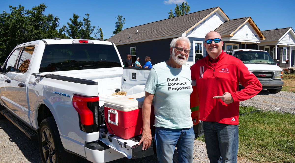StevenHibbs's tweet photo. Honored to represent @Ford and KTP at the first Ford sponsored @Habitat_org home in this renewed partnership. Even more meaningful because it was built just a few streets from where I still live in Southwest Louisville! #WeAreFord #BuiltForAmerica https://t.co/riRaSRos4p