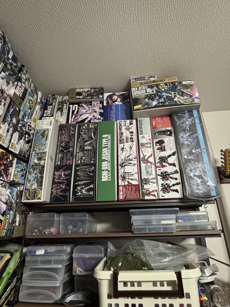 kyht_ms07b3's tweet photo. ザクマリナー本命から離れて浮気したいと思いますが悩んでるので素組するけど絶賛悩み中

これ作れ！

ありますか？ https://t.co/ORQrFxRfQj