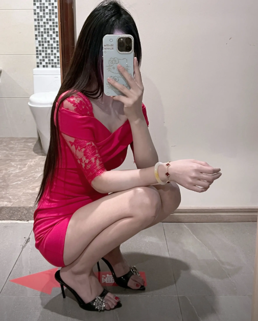 Rubenandrefava's tweet photo. 赤裸裸展现脆弱，要么被人温柔守护，要么被人随意践踏啊啊！#西安 #腿控 https://t.co/IOHjLO5LW6