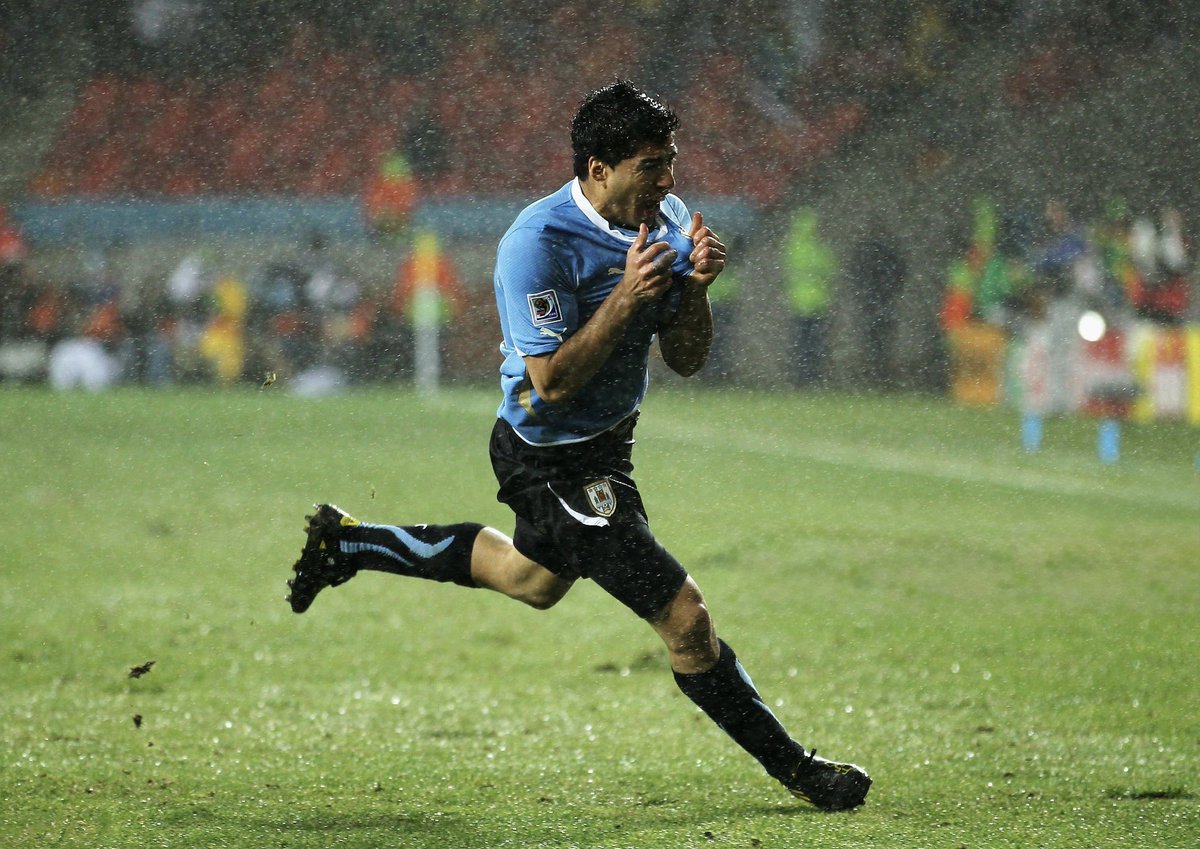 Barca_Archive's tweet photo. Uruguay haven’t won a World Cup match without Suárez in the starting XI since 1990. https://t.co/bebuaQbXKy