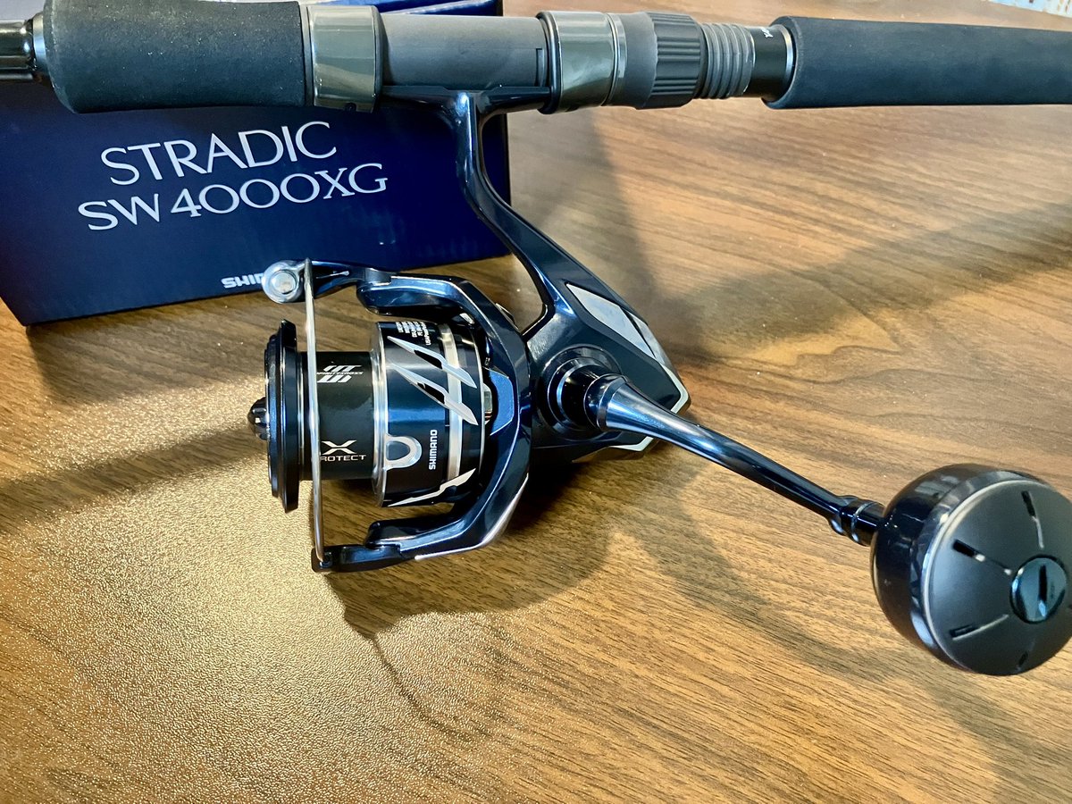 Mic_Cycle's tweet photo. 台風で釣りに行けないストレスを物欲で解消😆98ツインパは流石に色々しんどかったので💦24 STRADIC  SW4000XGを新調✨ヤマガのEarly for Surfともベストマッチ。にわか雨対策にパッカブルレインポンチョも購入💸ライジャケやリュック🎒の上から羽織れて釣り以外にも使えそう🤭 https://t.co/nduN8pjFPK