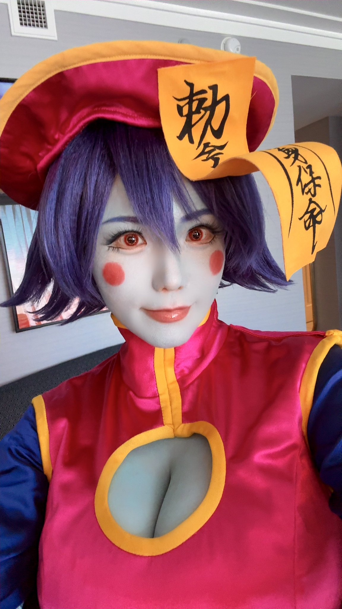 1 pic. Hsien-Kaho was watching you come in this morning. 初日のEVO開場を上から眺めてたのですが、こんな怪しいのに皆さん笑って手を振ってくれました。ナイスコミュニティ！ https://t.co/nU9kYHUgp9
