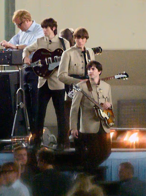 joequinnhq's tweet photo. 🔴 Joseph Quinn, Paul Mescal, Harris Dickinson, and Barry Keoghan filming The Beatles' Shea Stadium concert https://t.co/sNTlp02Ll5