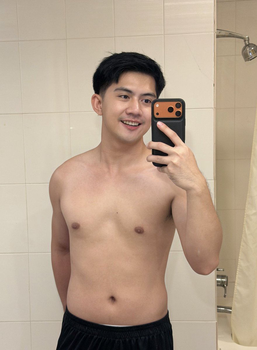 Khunsiwa7082's tweet photo. หน้านิ่งเป็นพักๆ แต่น่ารักเป็นทุกวันเลยงับ🤪 https://t.co/09MwY4dHd6