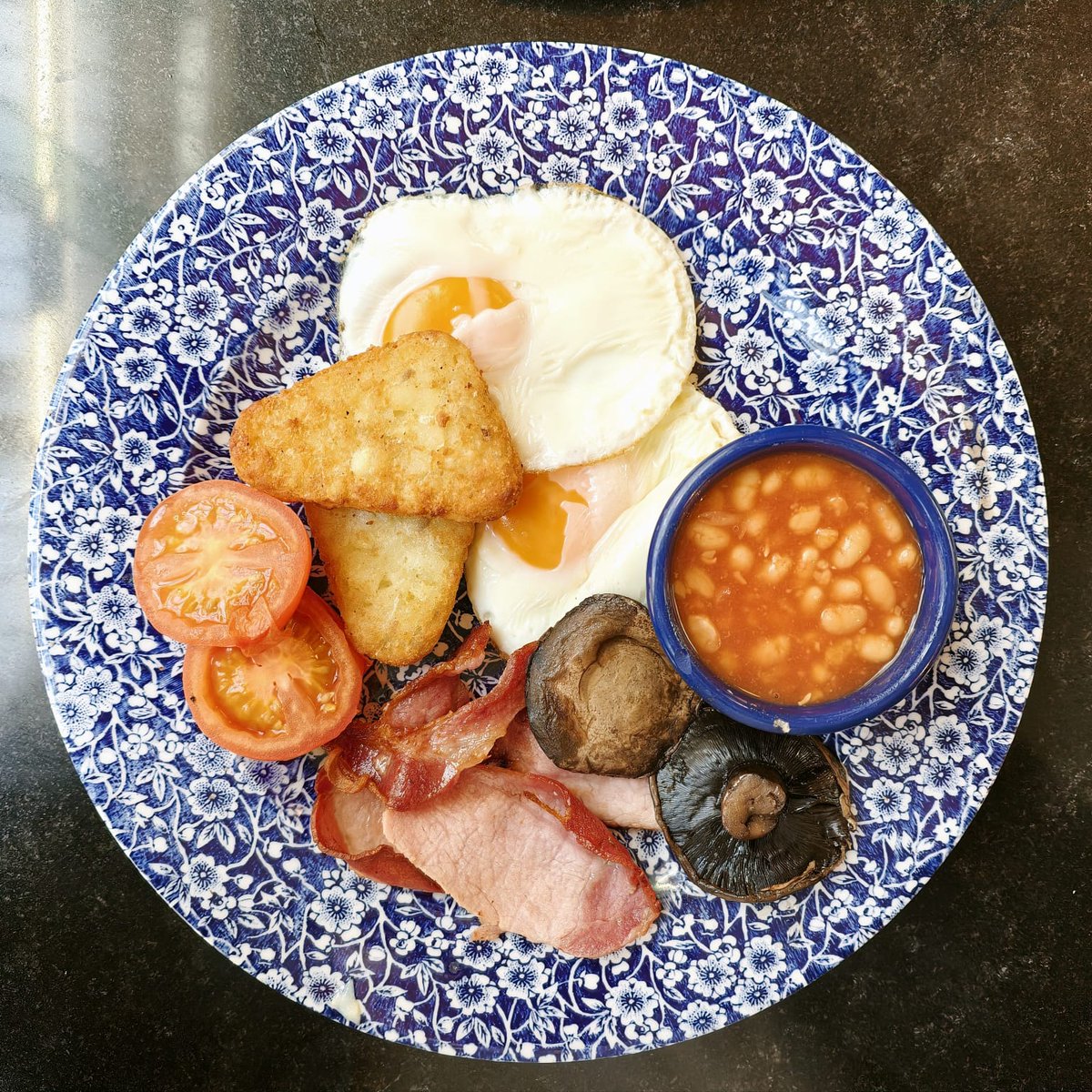 slapper_music's tweet photo. I've Been Thinking About You, London!

#London #travelUK #englishbreakfast #TravelPhotography #BigBen https://t.co/OKvMUAEfjE