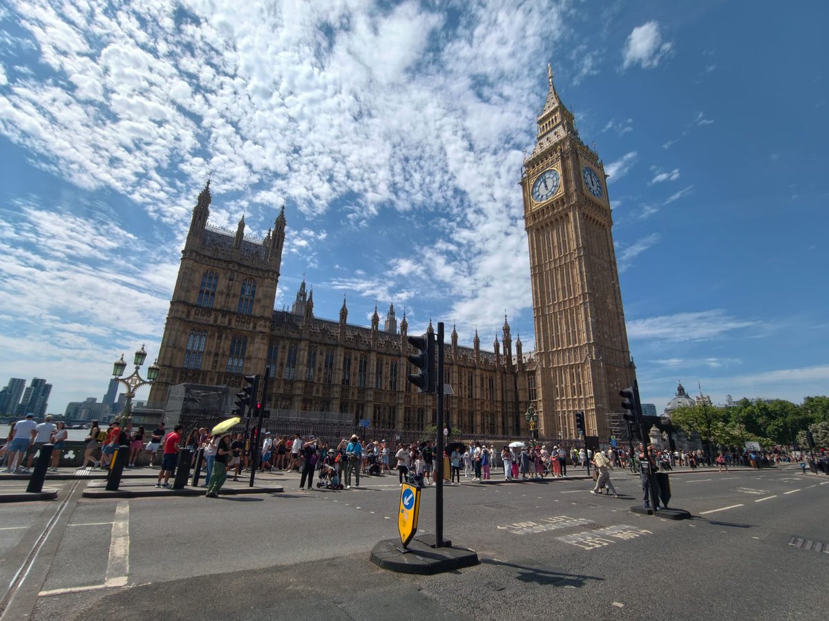 slapper_music's tweet photo. I've Been Thinking About You, London!

#London #travelUK #englishbreakfast #TravelPhotography #BigBen https://t.co/OKvMUAEfjE
