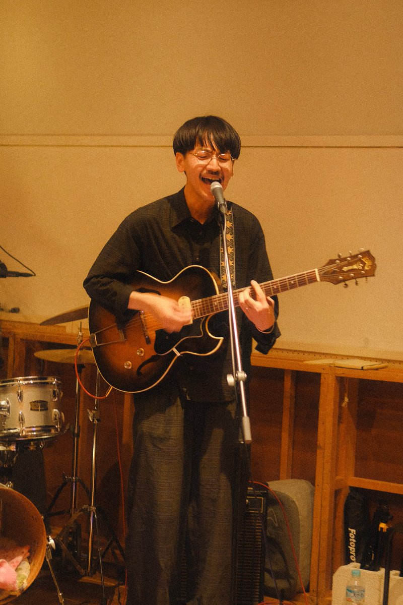 bellmainz's tweet photo. 🎲 𝐀𝐂𝐎𝐔𝐒𝐓𝐈𝐂 𝐓𝐎𝐔𝐑 🎲 🐅

ベルマインツ アコースティック定期公演・特別編

　『虎穴巡業』

——————————————
✨️ 7/20 代々木場所に砂の壁・オボキョウヘイのゲスト出演が決定！
✨️ 虎穴恒例・サカサノカサさんによるフライヤー公開🖌️
——————————————

7月15日リリースの新CD「息を待つ人」「光あるところ」を携えて巡業いたします！

＊・＊・＊・＊・＊・＊・＊・＊・＊・＊

■ 代々木場所

日程｜2026.07.20(月)
会場｜東京・代々木 AFTEROOM
時間｜open 18:00 / start 18:30
出演｜ベルマインツ / オボキョウヘイ(砂の壁) 

🎫 Music Charge - ¥3,800 (+1Drink&1Snack)
https://t.co/dSTrWTwkH2

■ 神戸場所

日程｜2026.08.22(土)
会場｜兵庫・三宮 PUB CHELSEA
時間｜open 18:00 / start 18:30
出演｜ベルマインツ + guest

🎫 Ticket - ¥3,800 (+1Drink)
https://t.co/2vryTFLX5l

■ 名古屋場所

日程｜2026.08.23(日)
会場｜愛知・吹上 K.D ハポン
時間｜open 18:00 / start 18:30
出演｜ベルマインツ + guest

🎫 Ticket - ¥3,800 (+1Drink)
https://t.co/2vryTFLX5l

■ 東長崎場所

日程｜2026.09.19(土)
会場｜東京・東長崎 MIA MIA Tokyo
時間｜open 19:30 / start 20:00
出演｜ベルマインツ（ワンマン）

🎫 Ticket - ¥3,800 (+1Drink)
https://t.co/2vryTFLX5l

■ 三田場所

日程｜2026.09.27(日)
会場｜兵庫・三田 こんびび
時間｜open 16:30 / start 17:00
出演｜ベルマインツ（ワンマン）

🎫 Ticket - ¥3,800 (+1Drink)
https://t.co/2vryTFLX5l

＊・＊・＊・＊・＊・＊・＊・＊・＊・＊

8,9月の公演はライブ会場にて手売りチケットも販売します🦌
※入場順：手売り → Livepocket

みなさまぜひお越しくださいませ！

------------------------------------------

🎨 サカサノカサ

※ 7/19(日)にはカサさんの個展「若いながらも歴史あり」のオープニングパーティー『両A面』にも出演させていただきます！これまでカサさんがジャケットを担当された出演者がたくさん出る素晴らしい一日。みなさまこちらも要チェックです！6/30までに予約すれば何やら素敵な特典ももらえるらしいですよ..!🫶

#ベルマインツ #虎穴巡業
#光あるところ #息を待つ人 #CD同時リリース🎊
