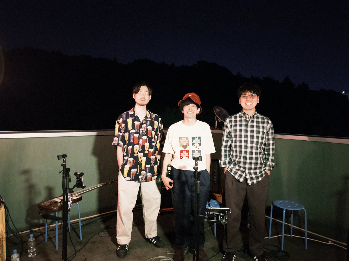 bellmainz's tweet photo. 🎲 𝐀𝐂𝐎𝐔𝐒𝐓𝐈𝐂 𝐓𝐎𝐔𝐑 🎲 🐅

ベルマインツ アコースティック定期公演・特別編

　『虎穴巡業』

——————————————
✨️ 7/20 代々木場所に砂の壁・オボキョウヘイのゲスト出演が決定！
✨️ 虎穴恒例・サカサノカサさんによるフライヤー公開🖌️
——————————————

7月15日リリースの新CD「息を待つ人」「光あるところ」を携えて巡業いたします！

＊・＊・＊・＊・＊・＊・＊・＊・＊・＊

■ 代々木場所

日程｜2026.07.20(月)
会場｜東京・代々木 AFTEROOM
時間｜open 18:00 / start 18:30
出演｜ベルマインツ / オボキョウヘイ(砂の壁) 

🎫 Music Charge - ¥3,800 (+1Drink&1Snack)
https://t.co/dSTrWTwkH2

■ 神戸場所

日程｜2026.08.22(土)
会場｜兵庫・三宮 PUB CHELSEA
時間｜open 18:00 / start 18:30
出演｜ベルマインツ + guest

🎫 Ticket - ¥3,800 (+1Drink)
https://t.co/2vryTFLX5l

■ 名古屋場所

日程｜2026.08.23(日)
会場｜愛知・吹上 K.D ハポン
時間｜open 18:00 / start 18:30
出演｜ベルマインツ + guest

🎫 Ticket - ¥3,800 (+1Drink)
https://t.co/2vryTFLX5l

■ 東長崎場所

日程｜2026.09.19(土)
会場｜東京・東長崎 MIA MIA Tokyo
時間｜open 19:30 / start 20:00
出演｜ベルマインツ（ワンマン）

🎫 Ticket - ¥3,800 (+1Drink)
https://t.co/2vryTFLX5l

■ 三田場所

日程｜2026.09.27(日)
会場｜兵庫・三田 こんびび
時間｜open 16:30 / start 17:00
出演｜ベルマインツ（ワンマン）

🎫 Ticket - ¥3,800 (+1Drink)
https://t.co/2vryTFLX5l

＊・＊・＊・＊・＊・＊・＊・＊・＊・＊

8,9月の公演はライブ会場にて手売りチケットも販売します🦌
※入場順：手売り → Livepocket

みなさまぜひお越しくださいませ！

------------------------------------------

🎨 サカサノカサ

※ 7/19(日)にはカサさんの個展「若いながらも歴史あり」のオープニングパーティー『両A面』にも出演させていただきます！これまでカサさんがジャケットを担当された出演者がたくさん出る素晴らしい一日。みなさまこちらも要チェックです！6/30までに予約すれば何やら素敵な特典ももらえるらしいですよ..!🫶

#ベルマインツ #虎穴巡業
#光あるところ #息を待つ人 #CD同時リリース🎊