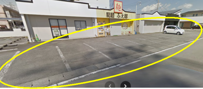 fuerou's tweet photo. 日曜日はお隣がお休みなので全体的に停められます。
（フラワーズのマークがあるところは不可です） https://t.co/tHfF2oNkwD