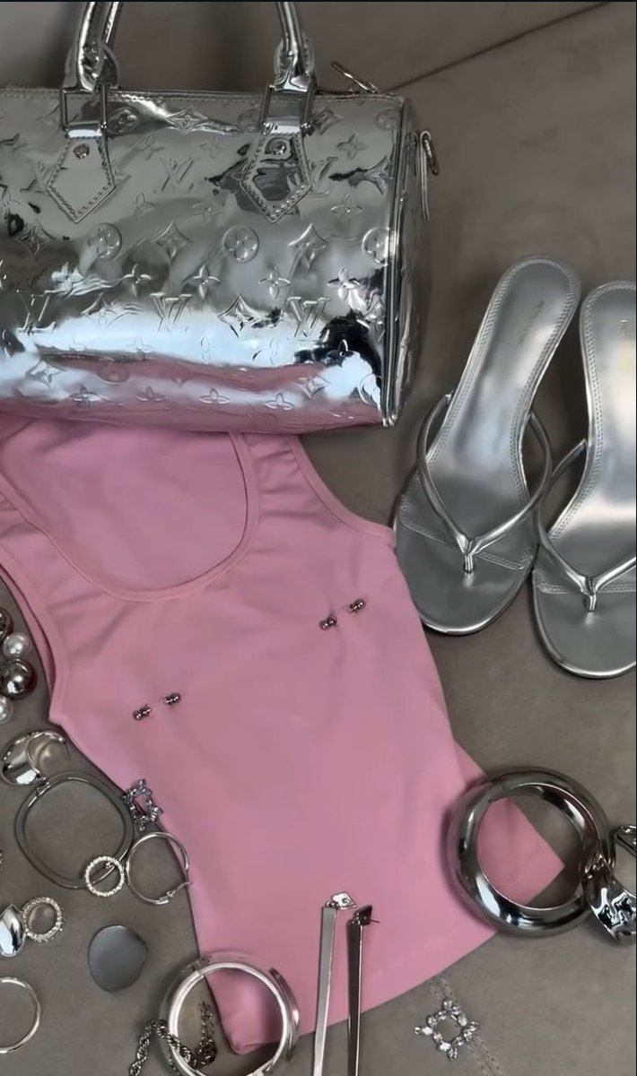 DolldByKenn's tweet photo. Paris Pierced Vest | 🛍️: Arkowear https://t.co/OUZ87Jub28