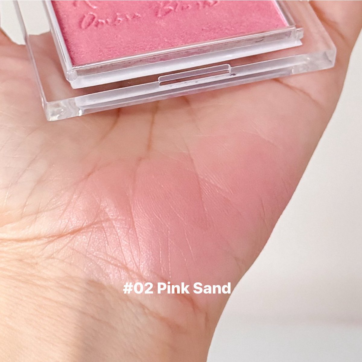ManussananU's tweet photo. เพิ่งรู้ว่าบลัช Cute Press Ombre Blush ทำดีมาก
นี่ชอบ 02 Pink Sand สุดโทนชมพูออกม่วง
ปัดแล้วหน้าดูสดใสขึ้น แก้มละมุนแบบธรรมชาติ
เนื้อฟุ้ง เบลนด์ง่าย สีติดทน เป็นบลัชที่หยิบใช้ทุกวันเลย https://t.co/Hn8GTlpajF