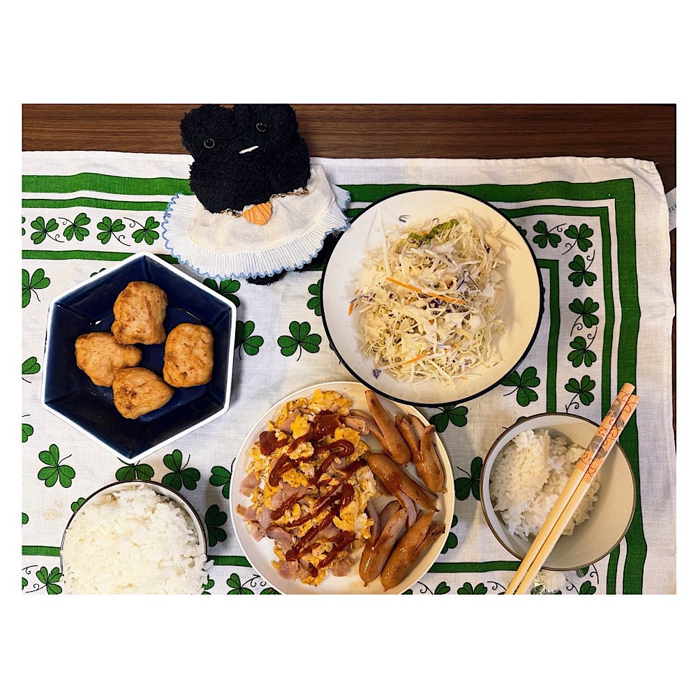 nemuitq8's tweet photo. カエルちゃんとらんち
カエルちゃんと普通の日のごはん
タンバリンズでお買い物 https://t.co/ePcgV5PSOR