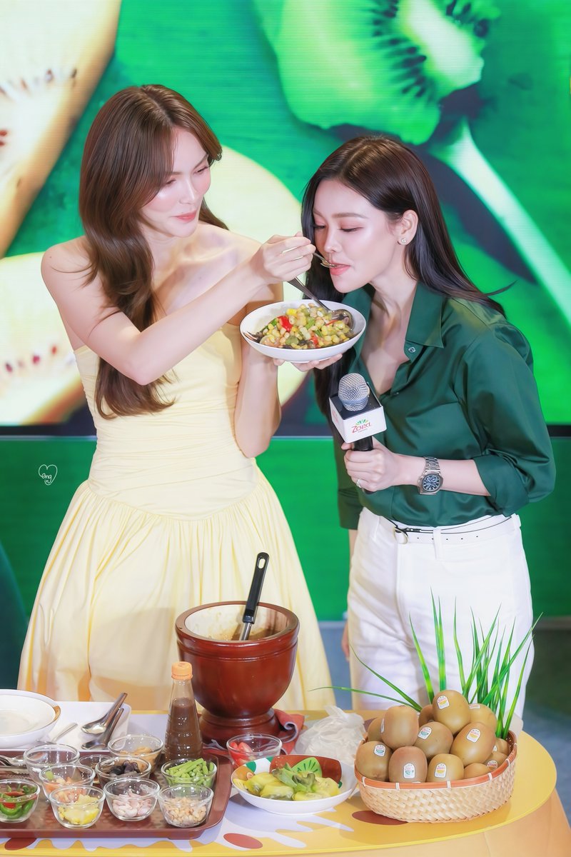 39_engin_'s tweet photo. ส้มตำอร่อยไหมค้าบบบ 😘

#ZespriTHXCharlotte 
#อิงฟ้ามหาชน #ชาล็อตออสติน https://t.co/zV1wCjkbPO