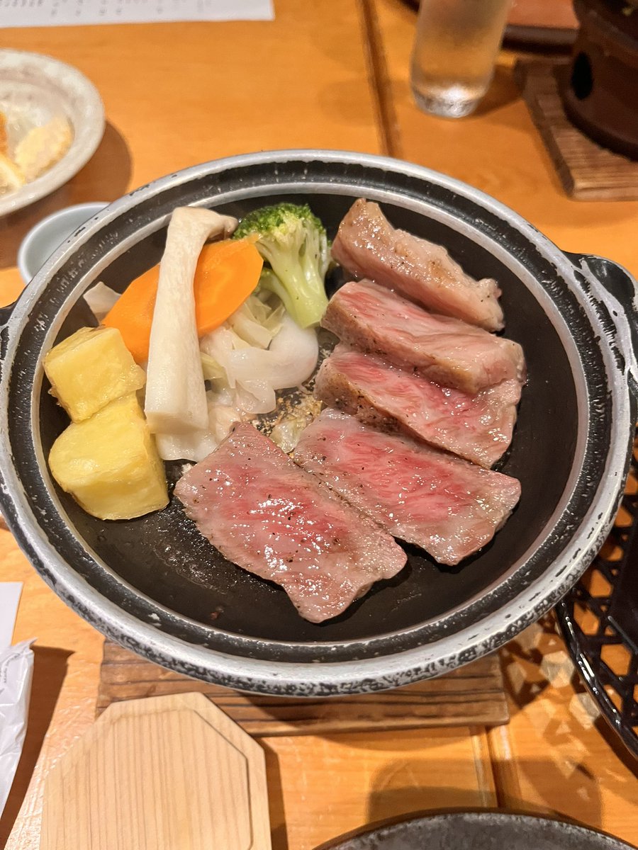 ぶいあーる tweet media