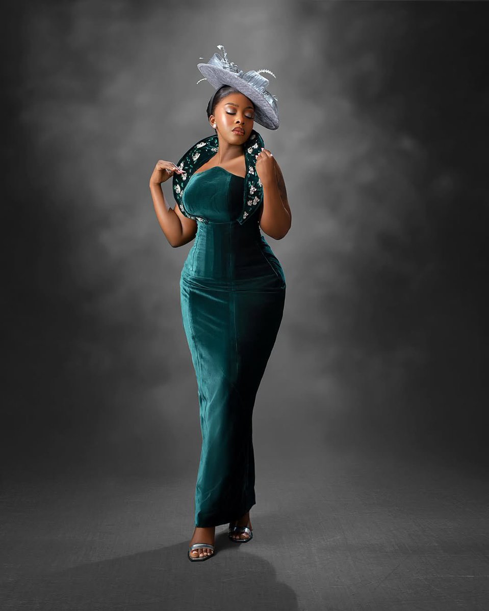 KiitanBukola's tweet photo. Too sleek to be ignored 😍🔥🔥

Black tie. Timeless elegance. Celebrating love in style. 🖤✨ #BlackTieWedding #WeddingGuest #DressedToImpress.

#TYSOL26 https://t.co/PvlJXndfVy