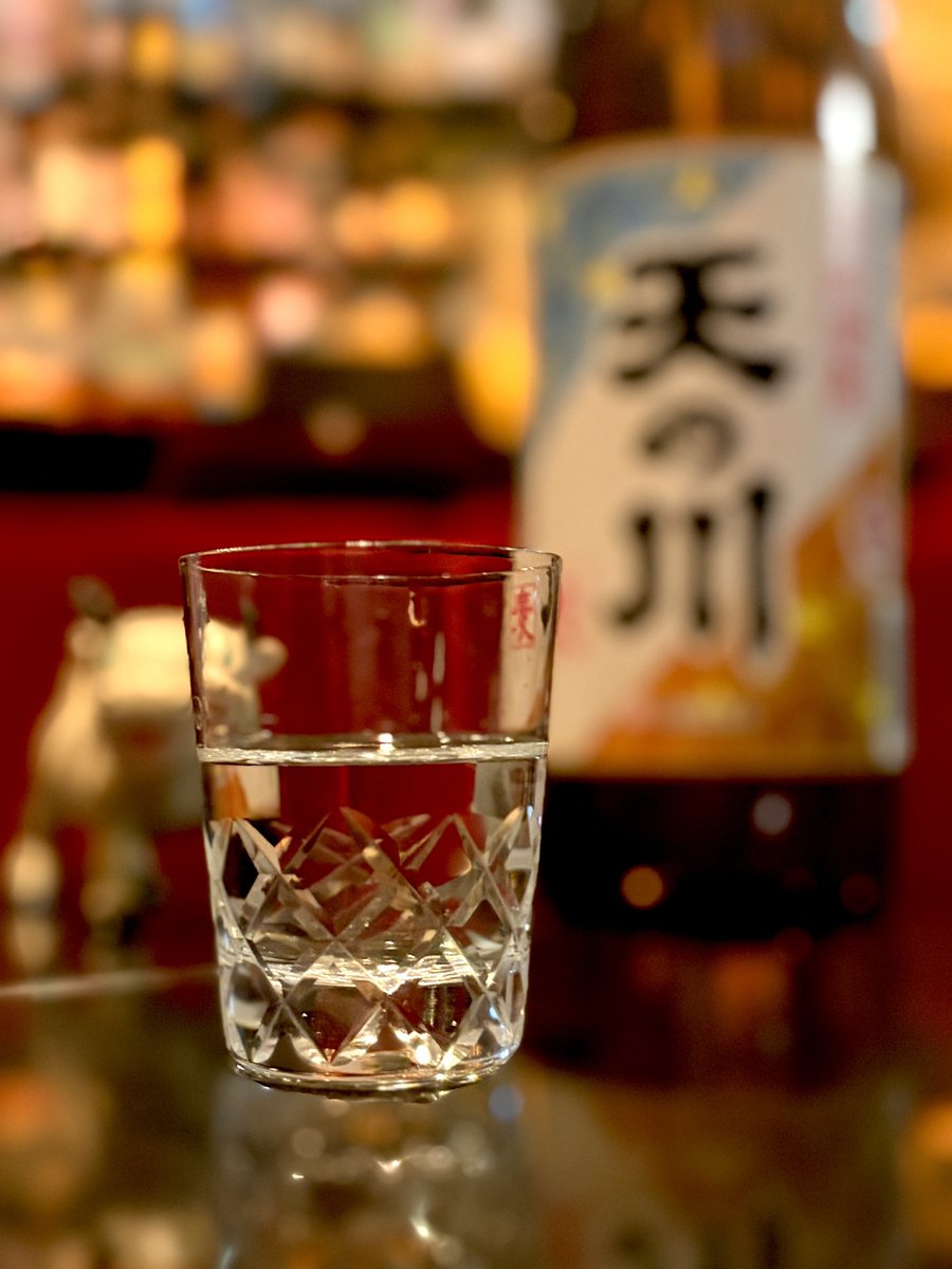bar_kyuu's tweet photo. 七夕祭りももう少し🎋という事で天の川。麦焼酎、天の川酒造さんの麦爆弾な一本☀️台風も吹き飛ばせ💨 https://t.co/ySVzFvFspu