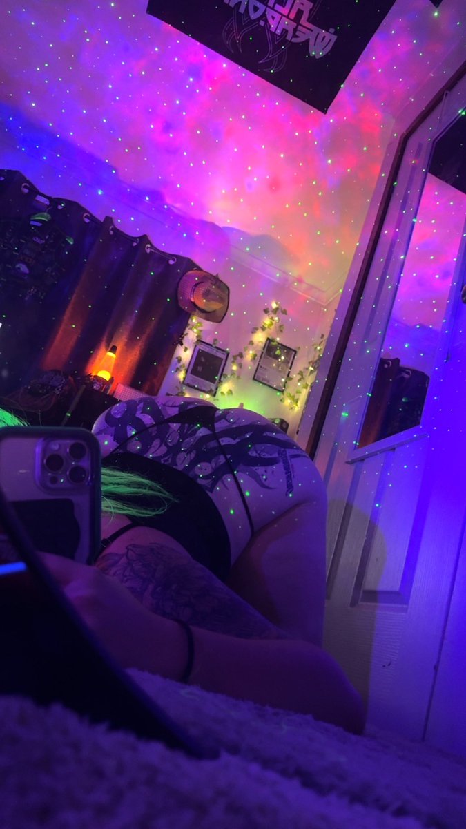 glowthicc's tweet photo. Should I take these nude? Rt if you wanna take pics for me 📸🖤

#nsfwtwtًً  #pawg #thick #alternative #nsfw #gothgirl #worship https://t.co/Okk16jy4Fr