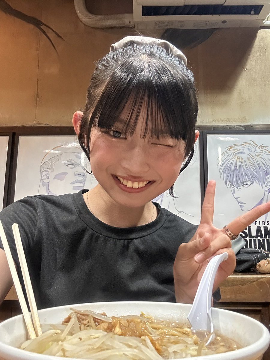 miukaa3xi's tweet photo. こんばんわ🌙

今日は人生初❣️二郎ラーメンを食べに行ったよ♡♡

めっちゃ美味しかった😋

 #アイドルカレッジ  #アイドル好きさんと繋がりたい https://t.co/yqxqlvTfXR