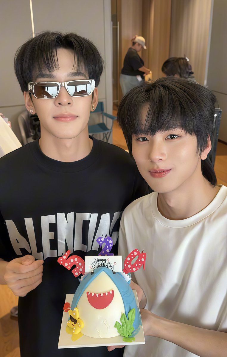 kokkodecoco's tweet photo. #auausave —
they love each other so much https://t.co/HHVX503oUN