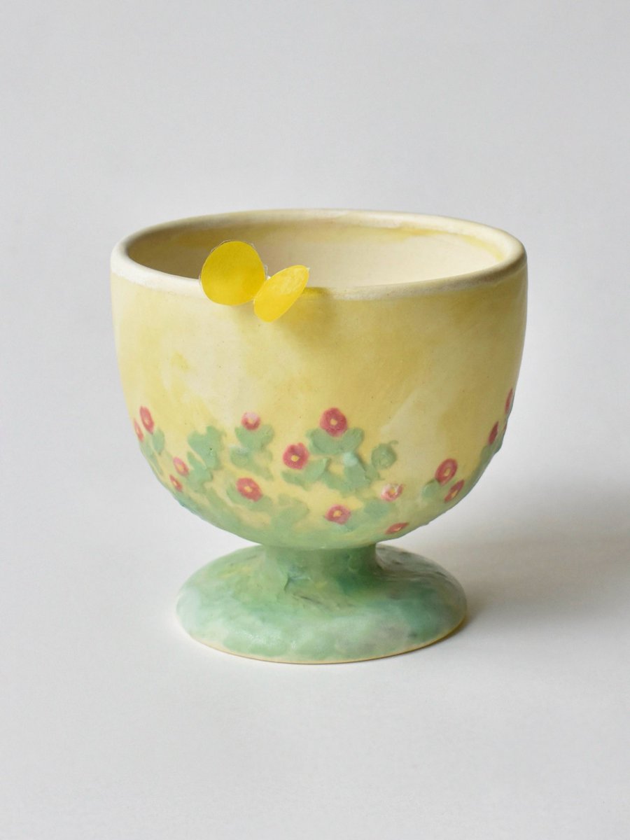 maier_room's tweet photo. “Garden series”

蝶が何度も羽ばたいて
花が静かに見上げていた

今はもう
記憶の中だけの庭で
・
・
・
https://t.co/SkBfRLv2Yl

https://t.co/ov8Y1Z47bP

#陶器 #アート #イラスト #art 
#工芸 https://t.co/kdmeP4LXqH