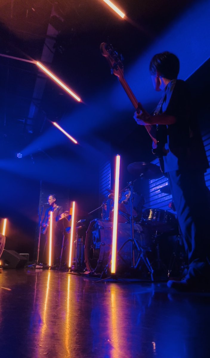 BASSTOME3's tweet photo. 今日は朝から演奏してレッスン🎸🔥
それから夜まで高校生バンドクリニック👍
Key.宇田さんとも久々たくさん喋れて楽しかった！😆✨ https://t.co/liaGAaQ1kF