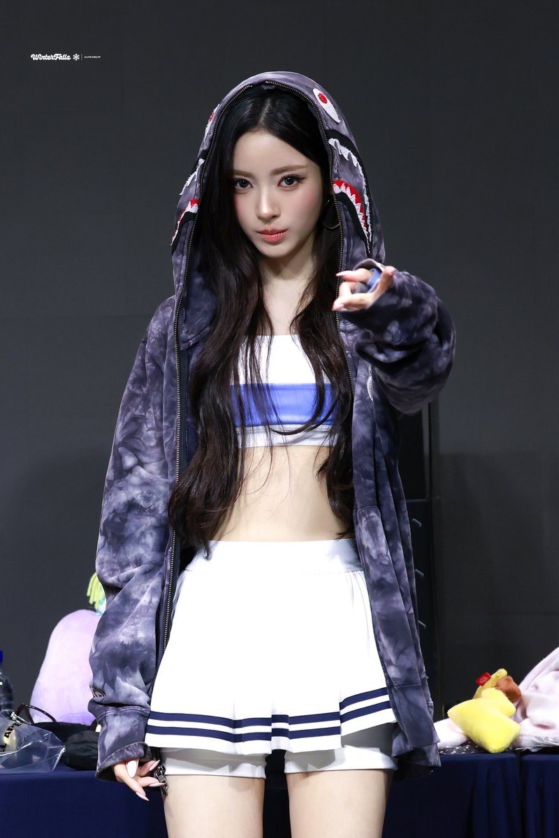 Winterfalls1117's tweet photo. 260627

#MEOVV #미야오 
#ANNA #안나 #田中杏奈 https://t.co/GOEui67Lh9