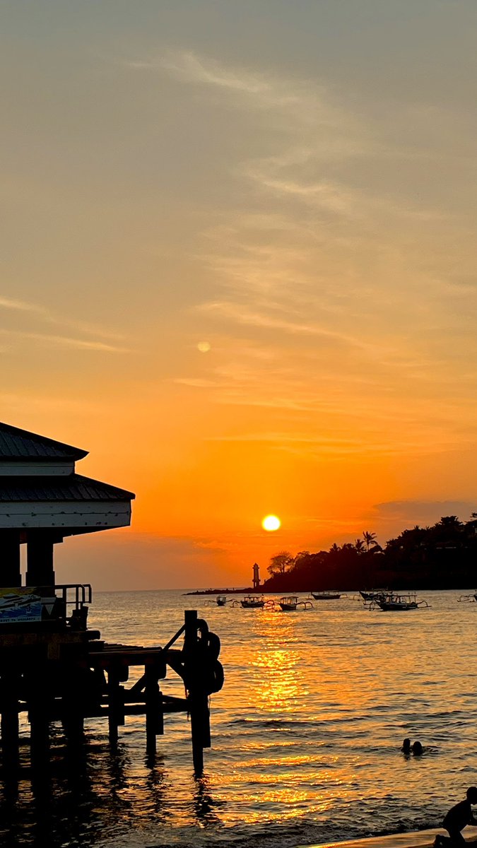 safitrifa's tweet photo. Sunset senggigi sore ini. Maniesss✨ https://t.co/7H4gnlYUkE