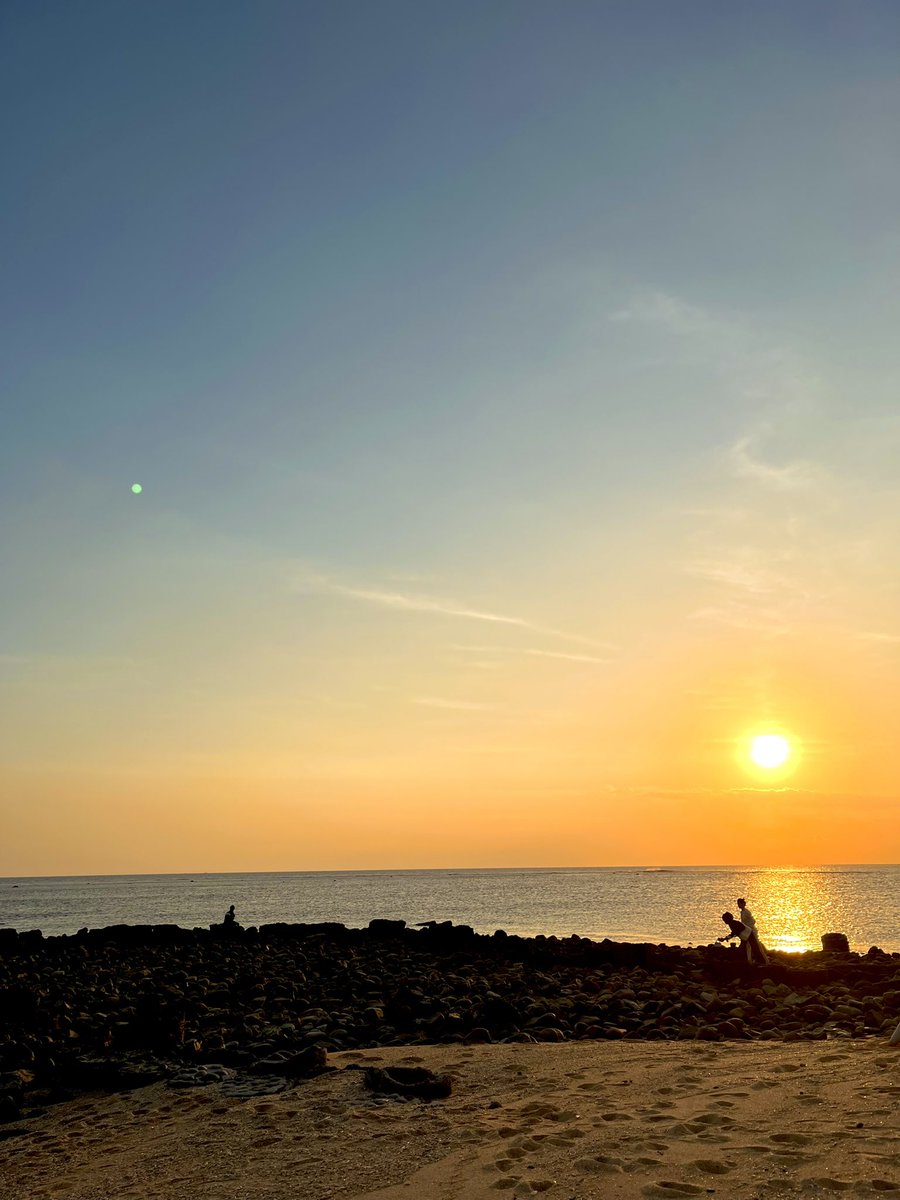 safitrifa's tweet photo. Sunset senggigi sore ini. Maniesss✨ https://t.co/7H4gnlYUkE