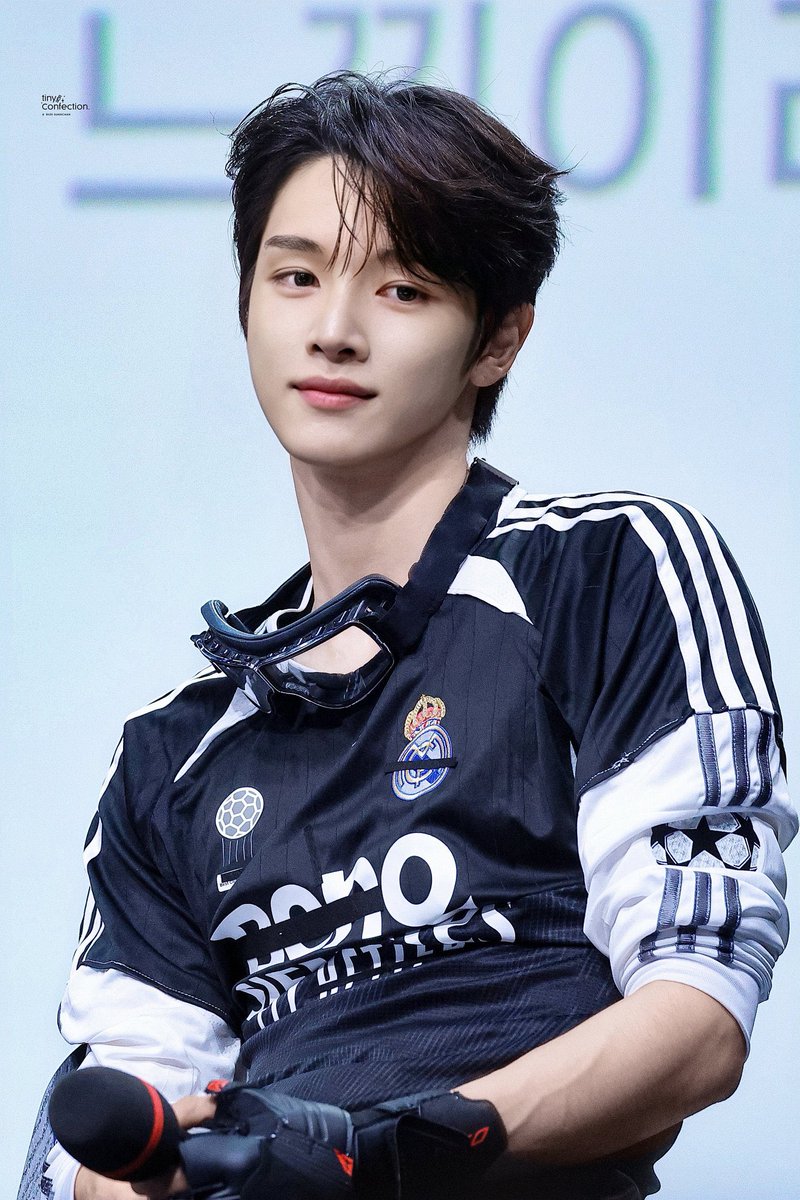 nhoomary's tweet photo. ช่วงนี้คือยุคทองของฮีจิง ๆ อะ โอ้ยพรุ่งนี้ก็จะยิ่งหล่อกว่าวันนี้ไปอีกหรอ กุไม่ไหวหรอก T_T https://t.co/7Xd9w0r0Ys