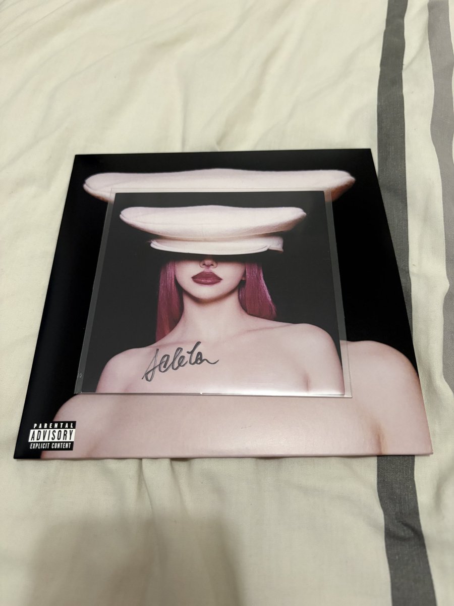 enzooo_pp's tweet photo. nouvel arrivant 😋 merci @VINYLCORDALERTS je l’ai tellement manifeste 🙏🏻🙏🏻 https://t.co/SQS21KSXHJ