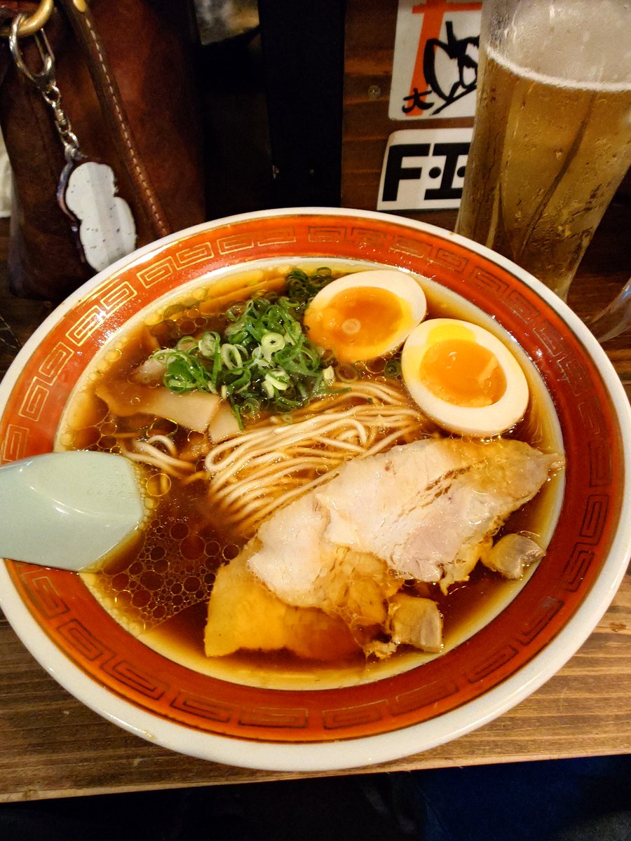AndoYusuke819's tweet photo. 『今日のらーめん』

〒700-0901 岡山県岡山市北区本町１−３

屋台中華そば しば木🌳

中華そば （たまご）を喰らう😁
懐かしの味😦
美味しゅうございました😋

#らーめん刀匠 https://t.co/LKry7vnGt7