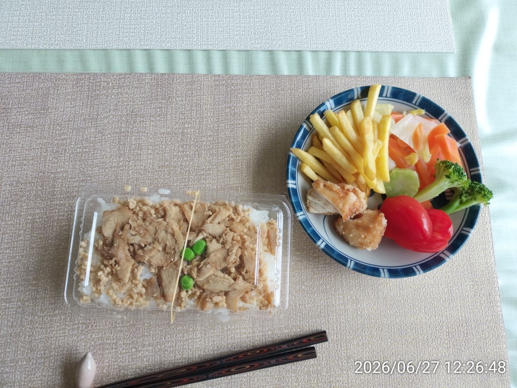 FeltworkZEBRA's tweet photo. あったー。自宅でお父さんと食べるのでお酒抜きのテイクアウトなのが残念。 https://t.co/51Vs4Rq2oU