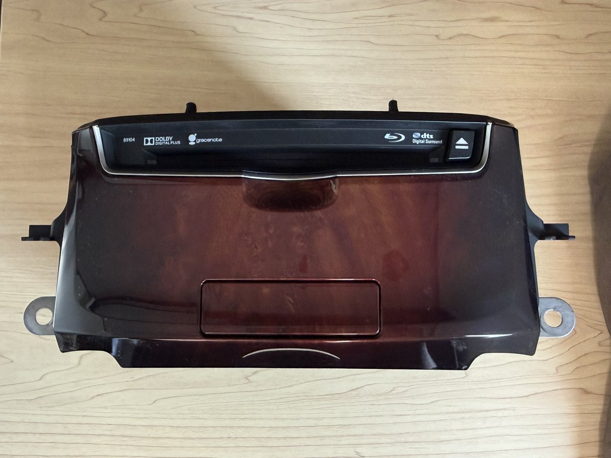 masa_2980's tweet photo. やっと後期マジェスタのナビユニット手に入れました😌 https://t.co/YVdRPiuQSC