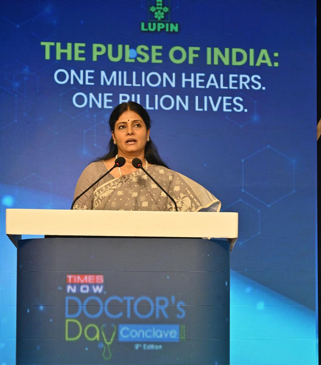 AnupriyaSPatel's tweet photo. आज नई दिल्ली में “Times Now Doctor’s Day Conclave 2026” में शामिल होकर देश के विभिन्न हिस्सों से आए प्रतिष्ठित चिकित्सकों को सम्मानित कर उन्हें संबोधित किया ।

डॉक्टर्स को धरती पर ईश्वर का स्वरूप माना गया है।इस शुभ अवसर पर मानवता के प्रति उनकी अमूल्य सेवा एवं समर्पण हेतु सभी का आभार व्यक्त करती हूँ ।
