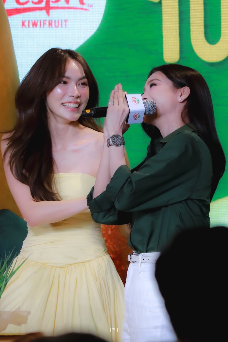 iampla_p's tweet photo. มีคนยิ้มแป้นอ่ะะะ

CL WITH ZESPRI KIWI 
#ZespriTHXCharlotte https://t.co/wyiZPEmqad