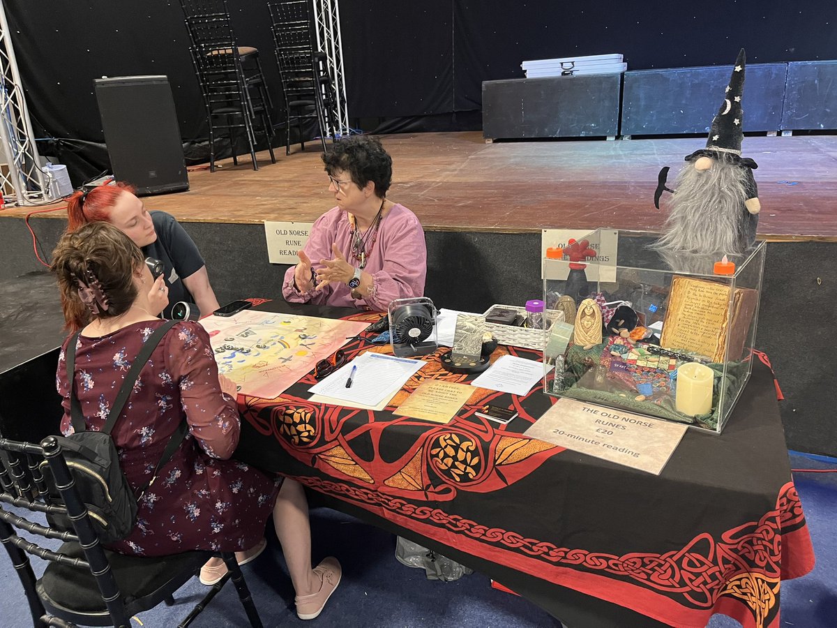 Tom_Rowsell's tweet photo. “40 years of experience” in the “Old Norse runes”.
Turns out she is reading elder futhark.
I hesitate to offer such services myself, feeling unqualified. But whenever i encounter someone who does, they don’t seem to have the first clue!
Real Runemasters are out there, but they don’t seem interested in selling divination services