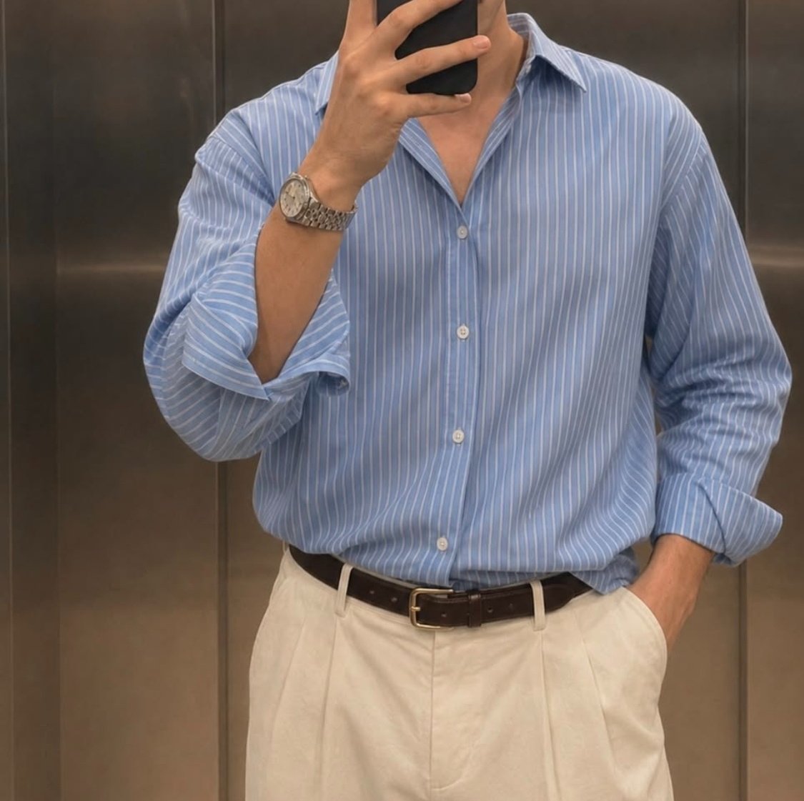 GntlemansGeek's tweet photo. Your outfit rotation doesn’t need 50 pieces. It needs 10 good ones you actually wear. https://t.co/RubyM8VcRp
