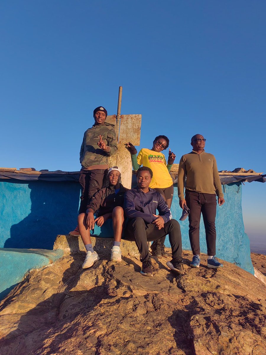 DWandewa's tweet photo. 3Peaks done💪🏾 Bunda. Ngala. Nkhoma😅#LetTheWeekendBegin🍻 https://t.co/RKnnvMWwuj