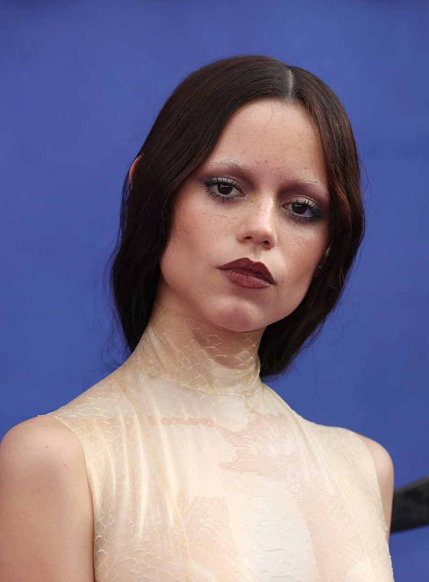 ScreenReplica's tweet photo. no words. just jenna ortega. https://t.co/80x86BbQUi