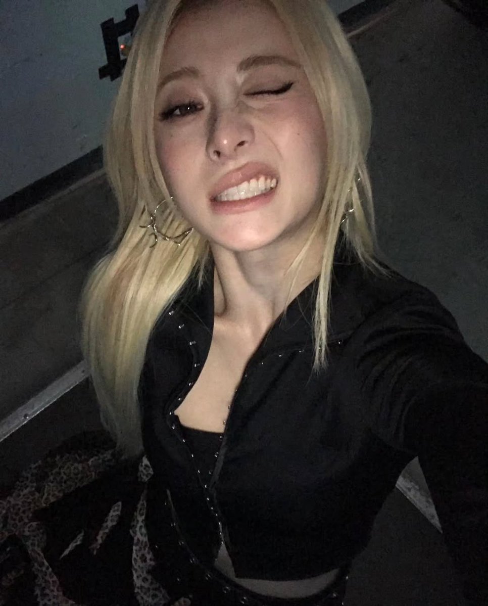 jenaissante's tweet photo. you never know who’s behind the screen because this is the person who used to run a my little pony fan account. https://t.co/UpbW5q8WFH
