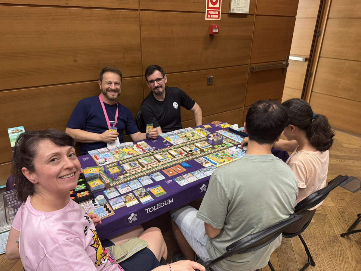vazkez_javi's tweet photo. Muy guapo el evento de “juega con…” en #Toledum https://t.co/buN3H3DPow