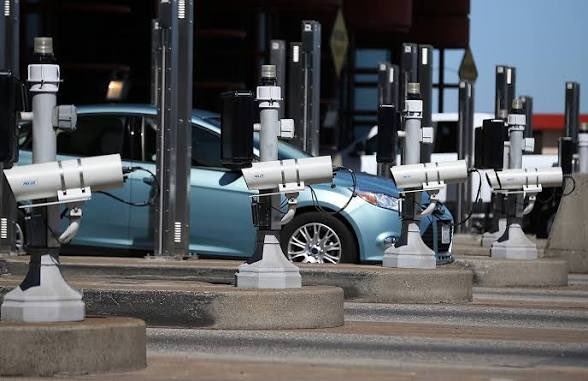 thejakebuzz's tweet photo. I live in Florida. Specifically Orange County. 

There is no way to get anywhere without paying a toll.

SR 429 FL Turnpike 408. 417. Every single direction.

Tourists pay once and leave. Why should mom’s and dad’s be hit so hard taking kids to school and sports?

Florida needs a resident commuter discount. Busy moms especially.

Why is nobody talking about this.

@ByronDonalds @JayCollinsFL @Paul_Renner @j_fishback @FloridaGOP