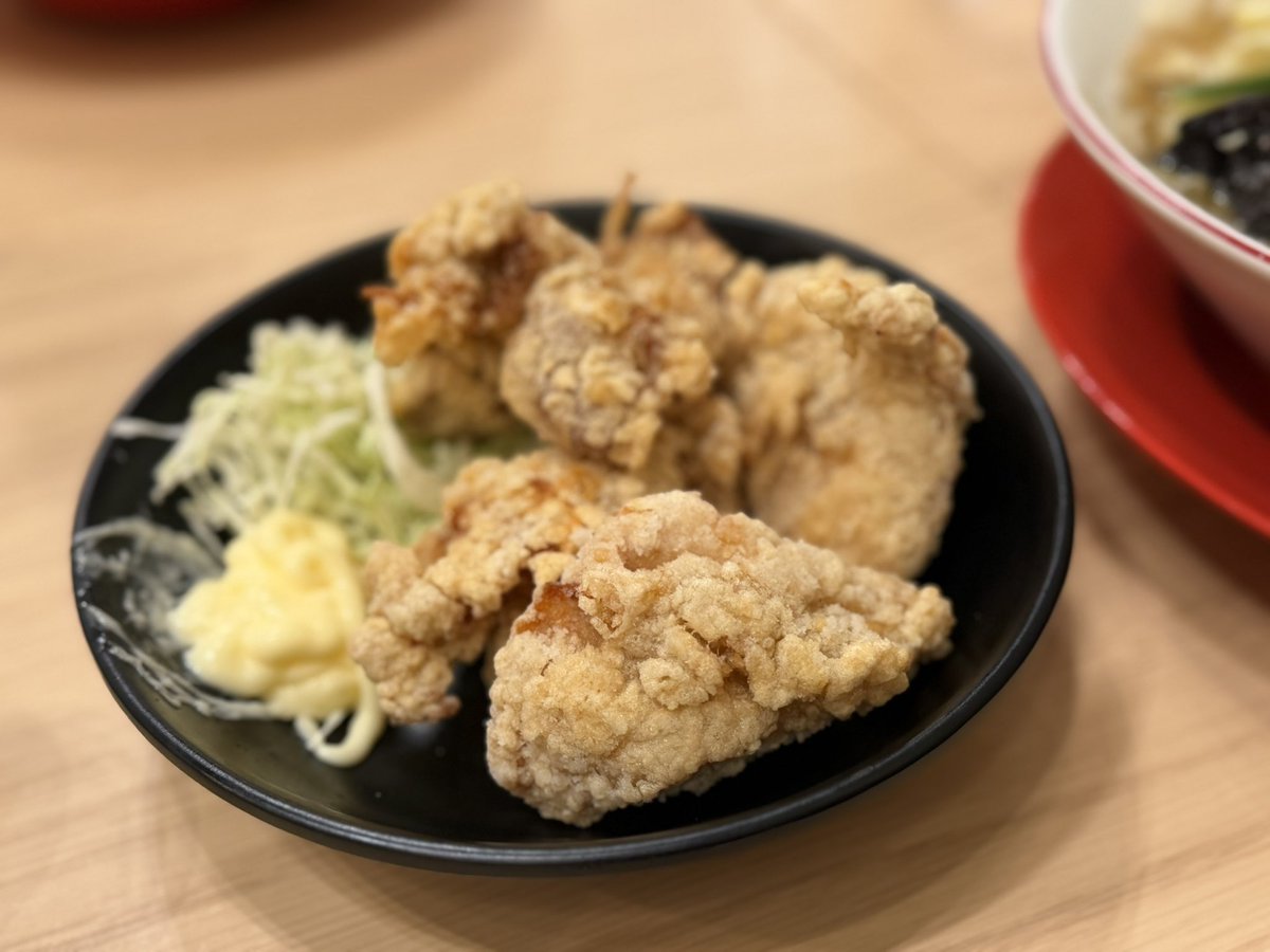 UsePon's tweet photo. 晩ごはんは野菜たっぷりの近江ちゃんぽんと唐揚げ😋
#ちゃんぽん亭 https://t.co/U2zv5207pj