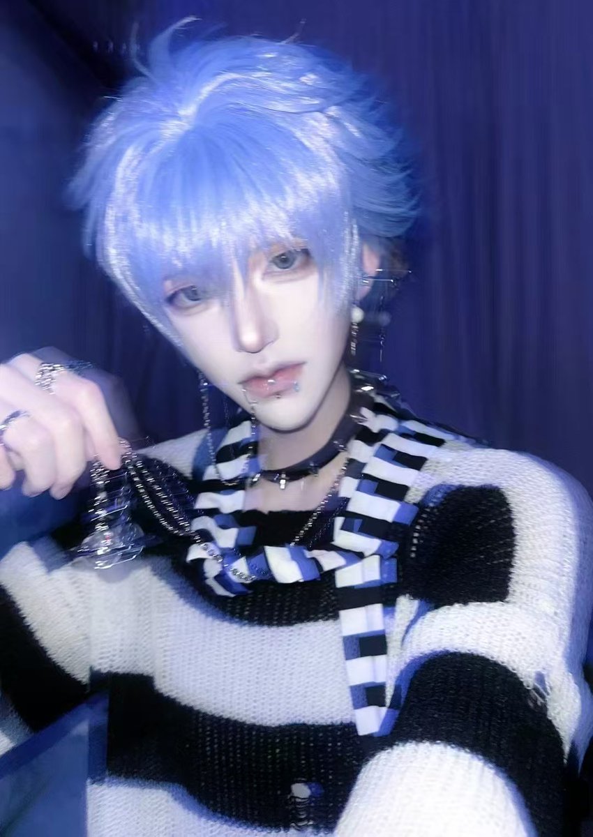 鸢尾花 tweet media