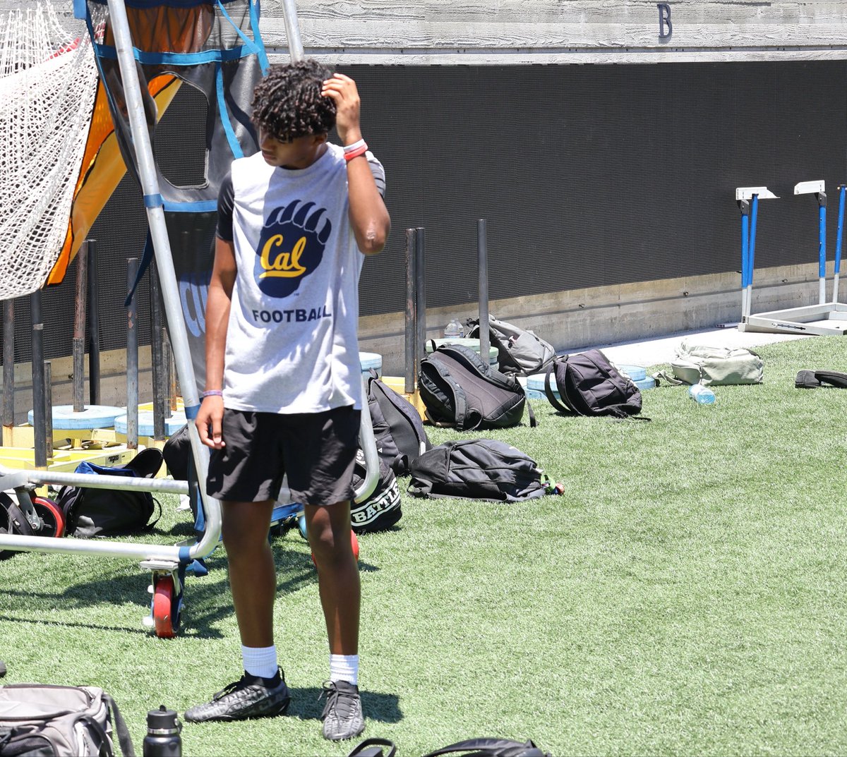JRizz_2030's tweet photo. @CalFootball camp. By far the best camp experience this year. Thankful for ALL the coaches and staff who put this together for us. 🐻
Excited to enter the 9th grade fall 26’ and continuing to work on my craft. 2030 💫

-Jaden Craft
5’10 145 lb
11.2 100m / 23.2 200m
wr • db • ath 
3.8 gpa 
c/o 2030