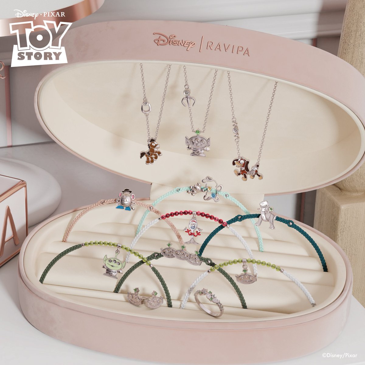 Sibbil_'s tweet photo. คอลเล็กชั่น Toy story ของ Ravipa น่ารักมากก แฟน Toy story ไม่ควรพลาดเลยค่ะ 💗

@RavipaJewelry 
#RAVIPA #ravipajewelry #disneyravipa #ravipaxtoystory #toystory https://t.co/MnNN3VChzW