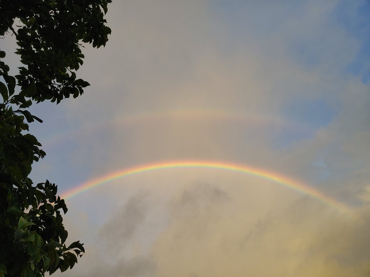 DECCAPYES's tweet photo. ちなみに、5分間くらいダブルになった瞬間がありました🌈🌈
釣果は0でしたが、綺麗な虹が見れたのでOKです🥲 https://t.co/qGPkfvCYvQ