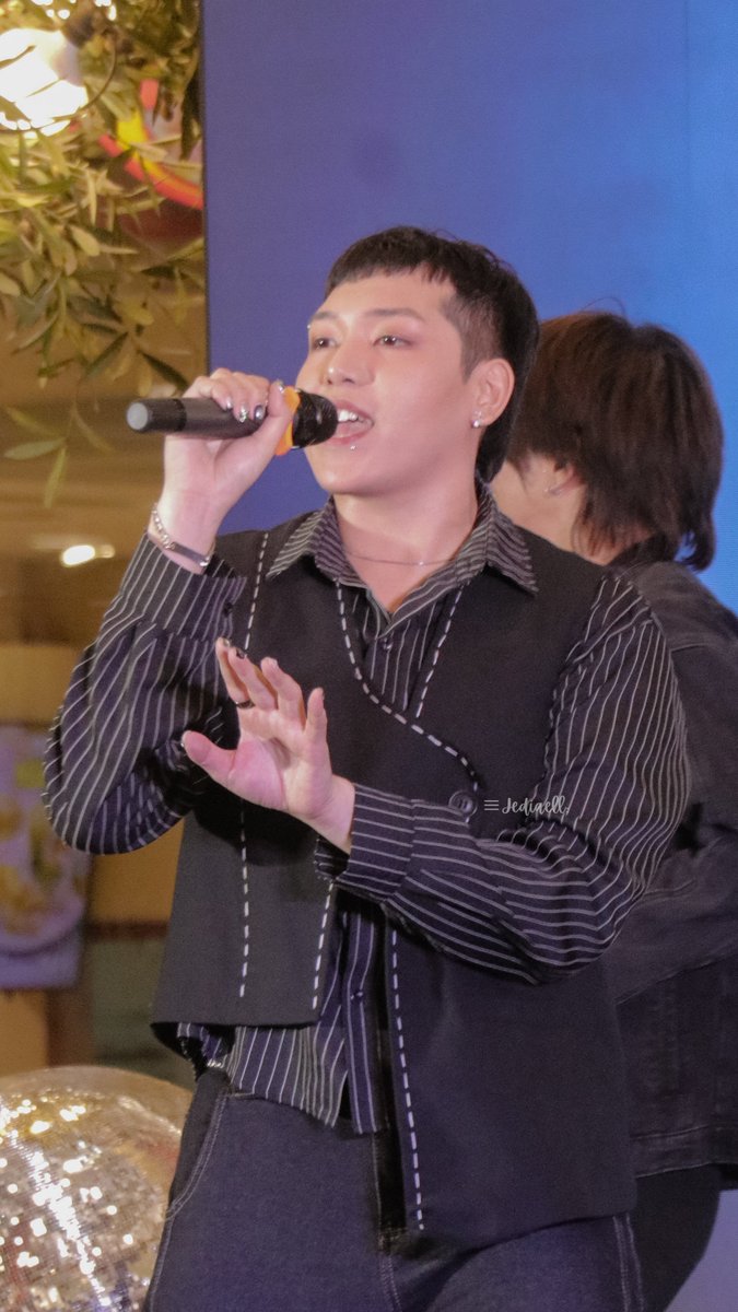 severinosaurus's tweet photo. ๐๏ธ 062726 โข #PHP_SEV
๐SM City Manila
@PressHitPlay #Press_Hit_Play https://t.co/VbYaIc8e0l