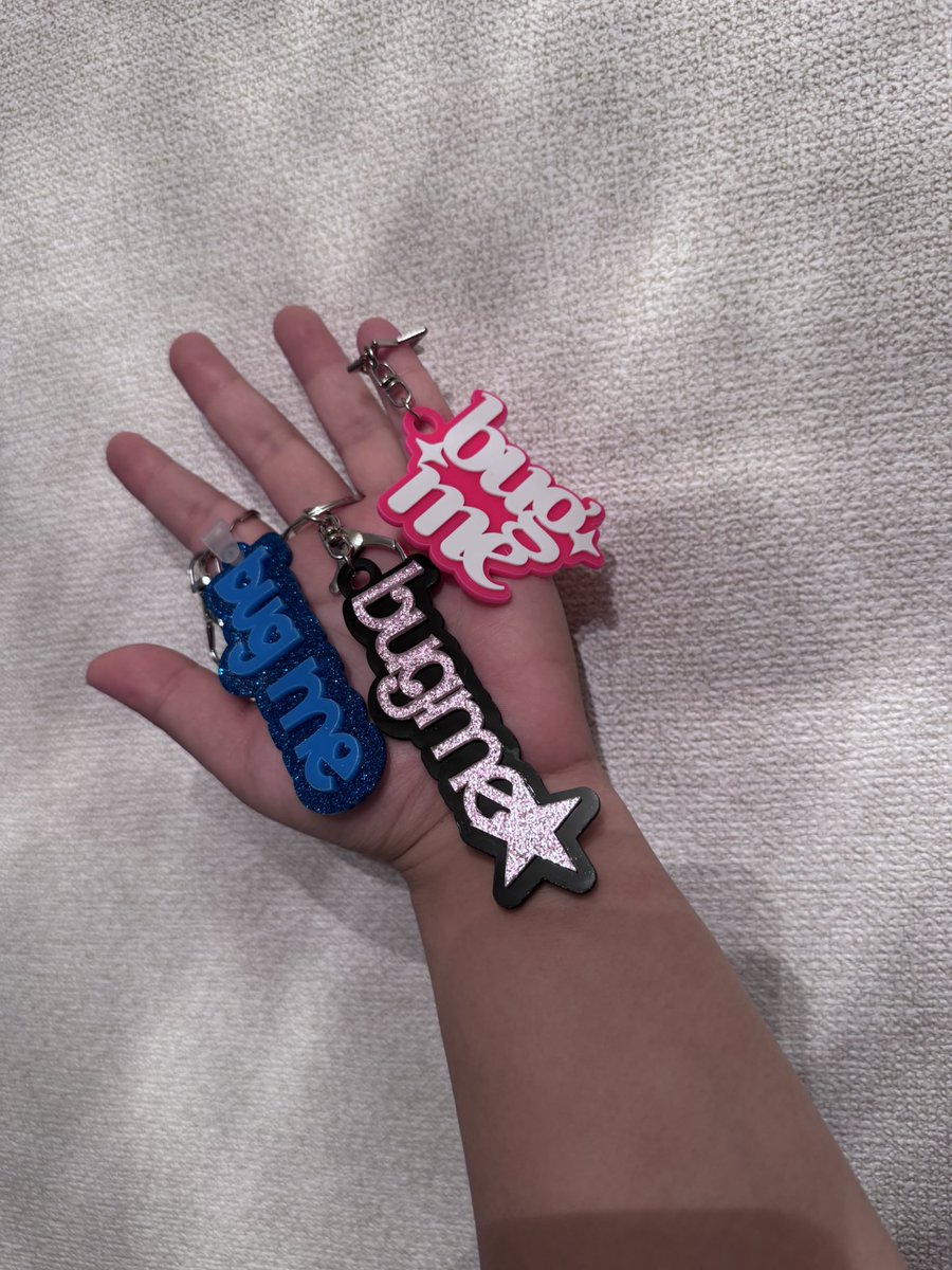 bugme_03's tweet photo. ⊹⁺⸜  お知らせ  ⸝⁺⊹

7/4のライブより、新グッズ追加✩.*˚

ラバーチャーム  1000yen

デザインごとに数種カラー展開あります🌈
お試しの数点しかないので早い者勝ちです🥹✨
人気であれば増産しますദി  ᷇ᵕ  ᷆  )♡ https://t.co/O9oqlqWxh2